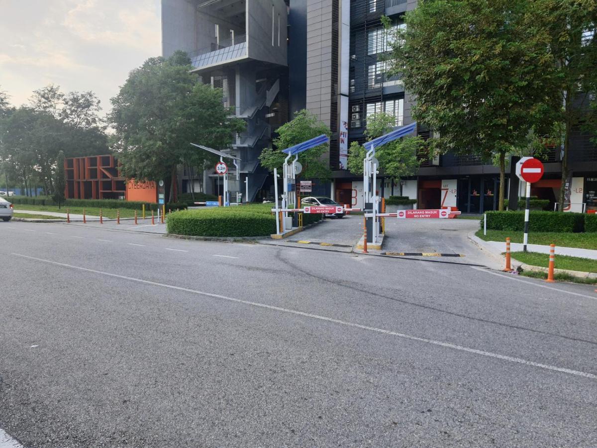 Cyberjaya Tamarind Suites,Mediya Homestay Buitenkant foto